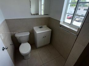 13700 NE 6th Ave 213, North Miami FL 33161