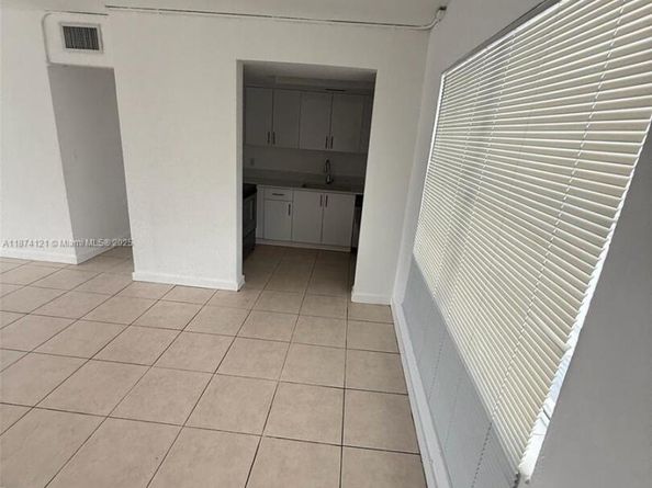 13700 NE 6th Ave 213, North Miami FL 33161
