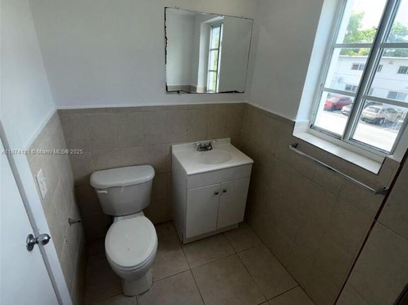 13700 NE 6th Ave 213, North Miami FL 33161