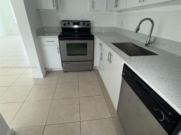 13700 NE 6th Ave 213, North Miami FL 33161