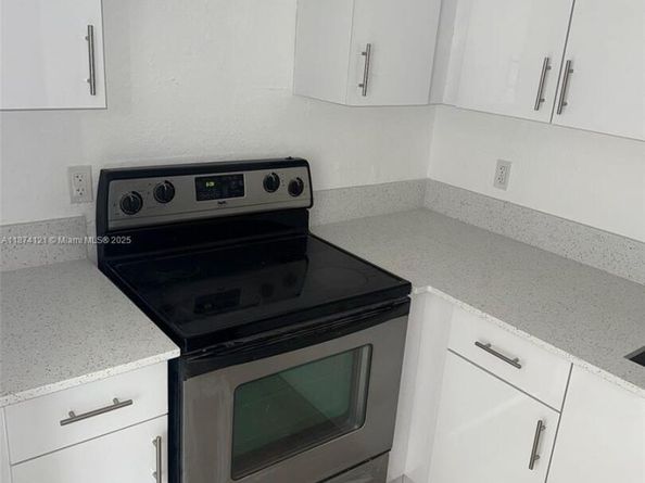 13700 NE 6th Ave 213, North Miami FL 33161