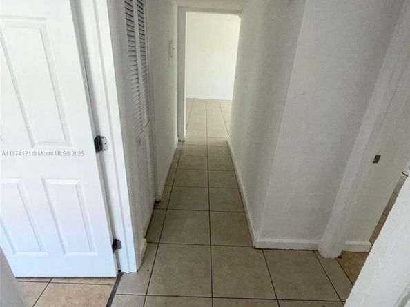 13700 NE 6th Ave 213, North Miami FL 33161