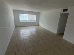 13700 NE 6th Ave 213, North Miami FL 33161