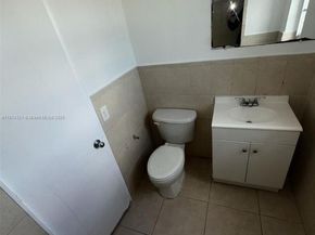 13700 NE 6th Ave 213, North Miami FL 33161