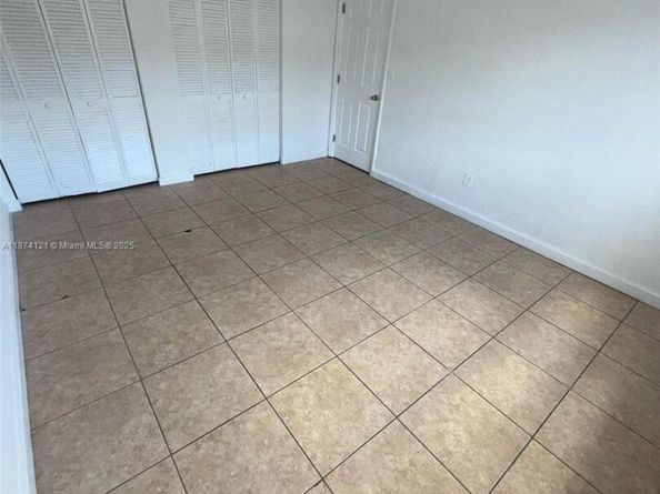 13700 NE 6th Ave 213, North Miami FL 33161