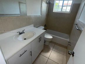 13700 NE 6th Ave 213, North Miami FL 33161