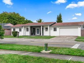 700 NW 9th Ct, Hallandale Beach FL 33009