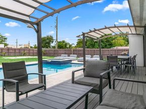 700 NW 9th Ct, Hallandale Beach FL 33009