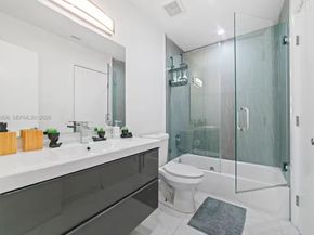 700 NW 9th Ct, Hallandale Beach FL 33009