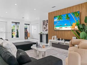 700 NW 9th Ct, Hallandale Beach FL 33009