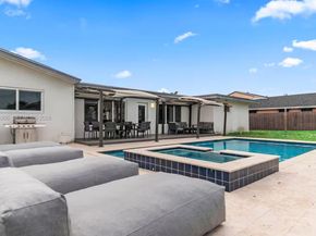 700 NW 9th Ct, Hallandale Beach FL 33009