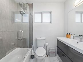 700 NW 9th Ct, Hallandale Beach FL 33009