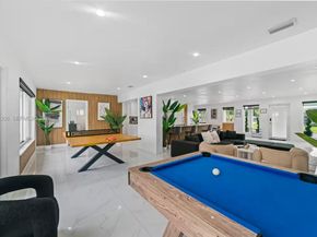 700 NW 9th Ct, Hallandale Beach FL 33009