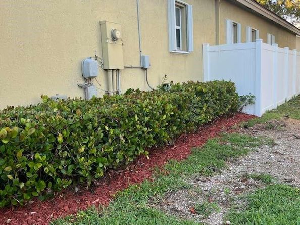 3983 NE 12th Dr, Homestead FL 33033