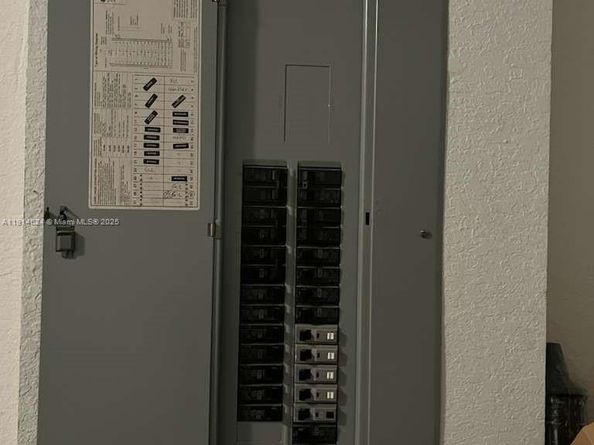 3983 NE 12th Dr, Homestead FL 33033