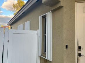 3983 NE 12th Dr, Homestead FL 33033