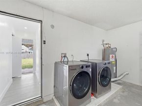 861 N Bel Air Dr, Plantation FL 33317