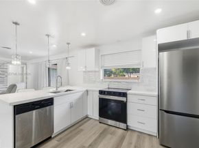 861 N Bel Air Dr, Plantation FL 33317