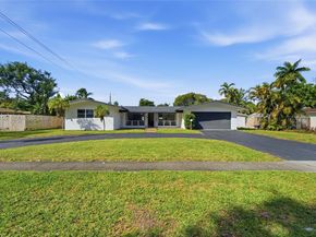 861 N Bel Air Dr, Plantation FL 33317