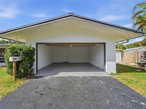 861 N Bel Air Dr, Plantation FL 33317