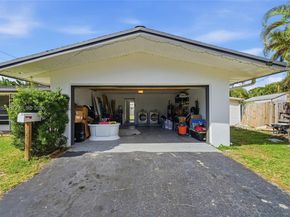 861 N Bel Air Dr, Plantation FL 33317