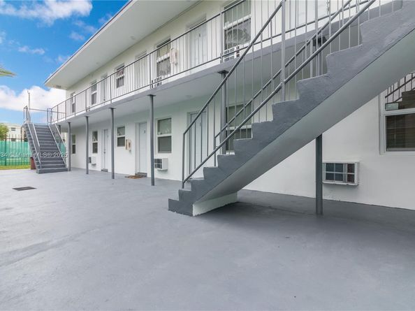 1245 NW 60th St, Miami FL 33142