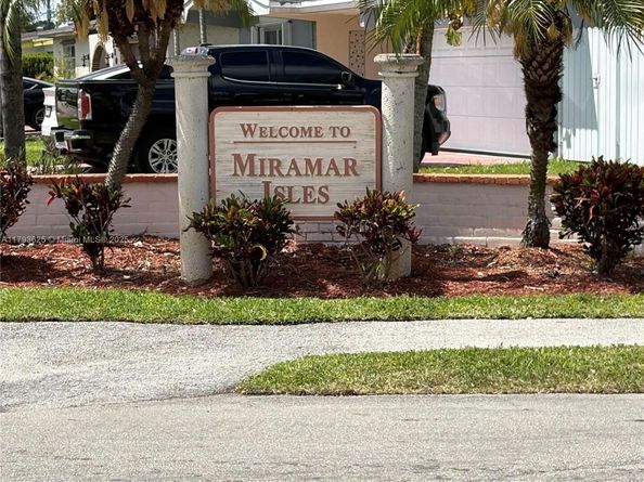 6612 Dahlia Dr, Miramar FL 33023
