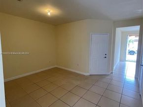 3757 SE 2nd St 3757, Homestead FL 33033