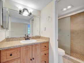 9520 Seagrape Dr 306, Davie FL 33324