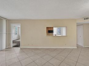 9520 Seagrape Dr 306, Davie FL 33324