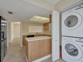 9520 Seagrape Dr 306, Davie FL 33324