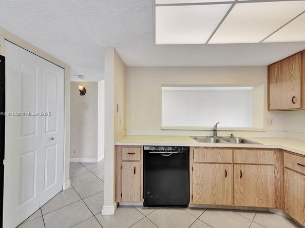 9520 Seagrape Dr 306, Davie FL 33324