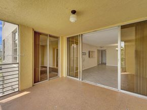 9520 Seagrape Dr 306, Davie FL 33324