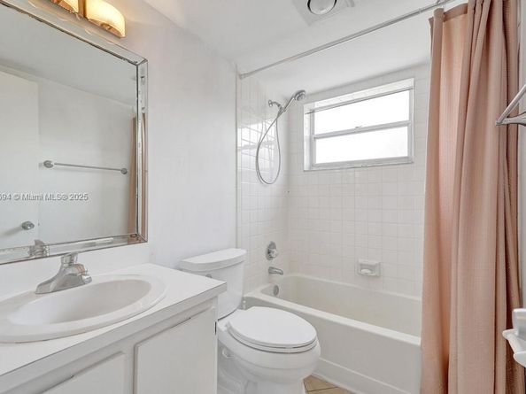 9520 Seagrape Dr 306, Davie FL 33324