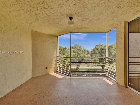 9520 Seagrape Dr 306, Davie FL 33324