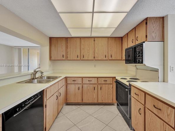 9520 Seagrape Dr 306, Davie FL 33324