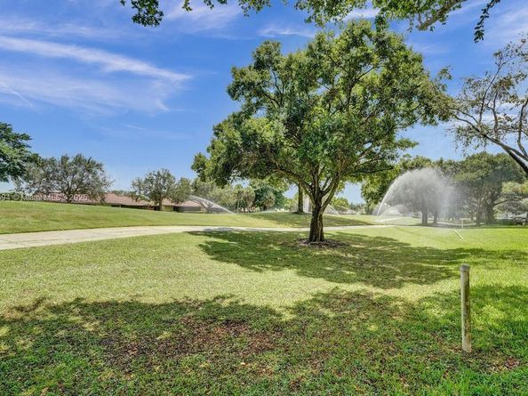 9520 Seagrape Dr 306, Davie FL 33324