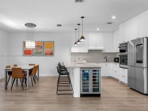 9761 NW 9th St, Miami FL 33172