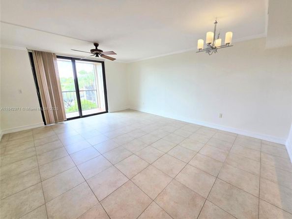 8075 SW 107th Ave 320, Miami FL 33173