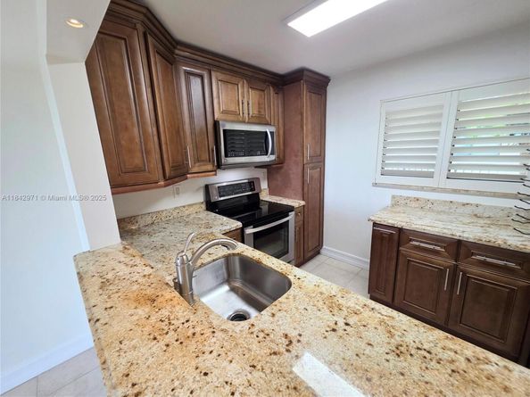 8075 SW 107th Ave 320, Miami FL 33173
