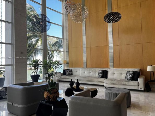 901 Brickell Key Blvd 1001, Miami FL 33131