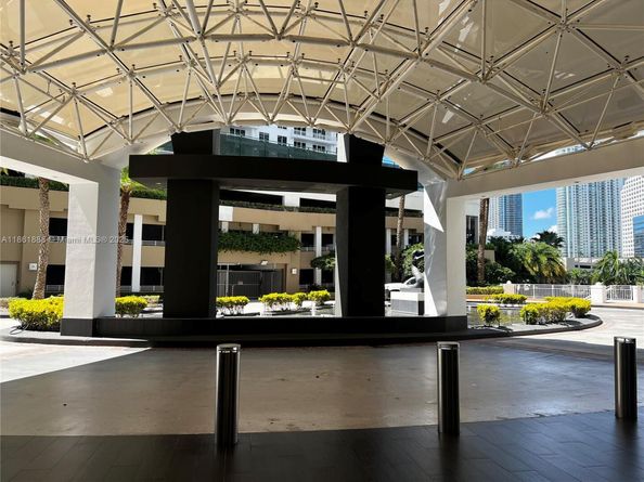 901 Brickell Key Blvd 1001, Miami FL 33131
