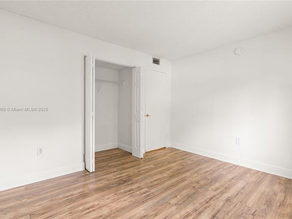 4205 N University Dr 205, Sunrise FL 33351