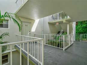 4205 N University Dr 205, Sunrise FL 33351
