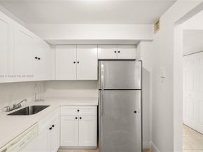 4205 N University Dr 205, Sunrise FL 33351