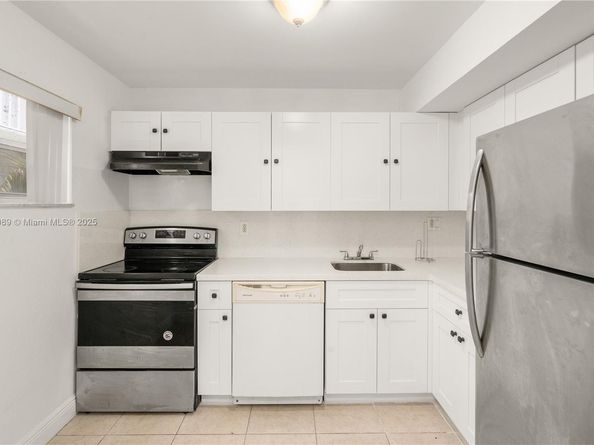 4205 N University Dr 205, Sunrise FL 33351