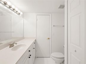4205 N University Dr 205, Sunrise FL 33351