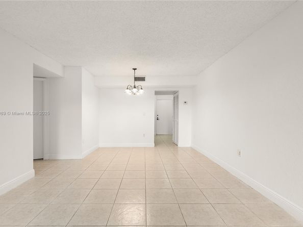 4205 N University Dr 205, Sunrise FL 33351