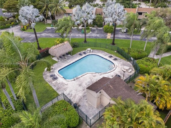 9252 SW 136th St Cir, Miami FL 33176
