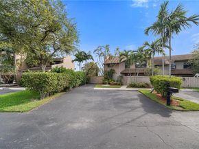 9252 SW 136th St Cir, Miami FL 33176